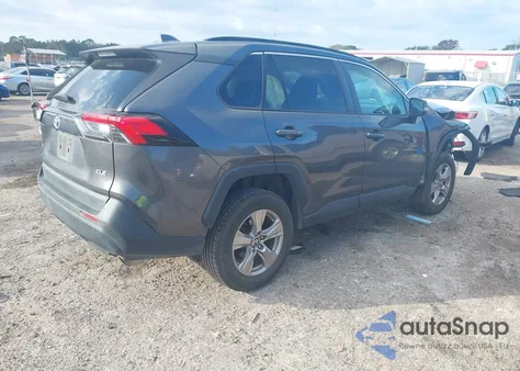2022 Toyota Rav4 Xle z USA, uszkodzony, nr VIN 2T3W1RFV2NC210585